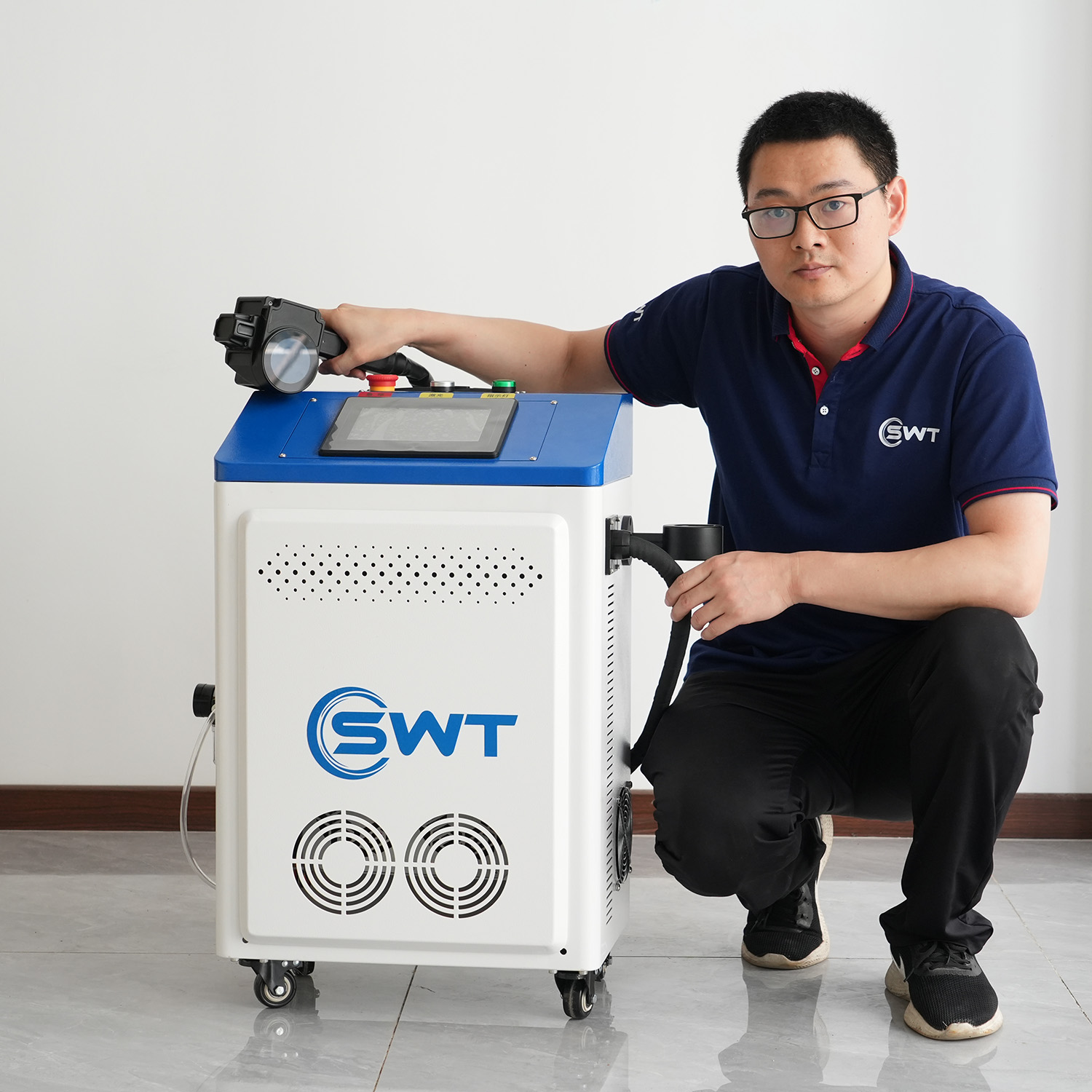 Industrial Laser Cleaning - เครื่องทำความสะอาดด้วยเลเซอร์แบบพกพา 300W JPT Mopa Pulse สำหรับกำจัดสนิม